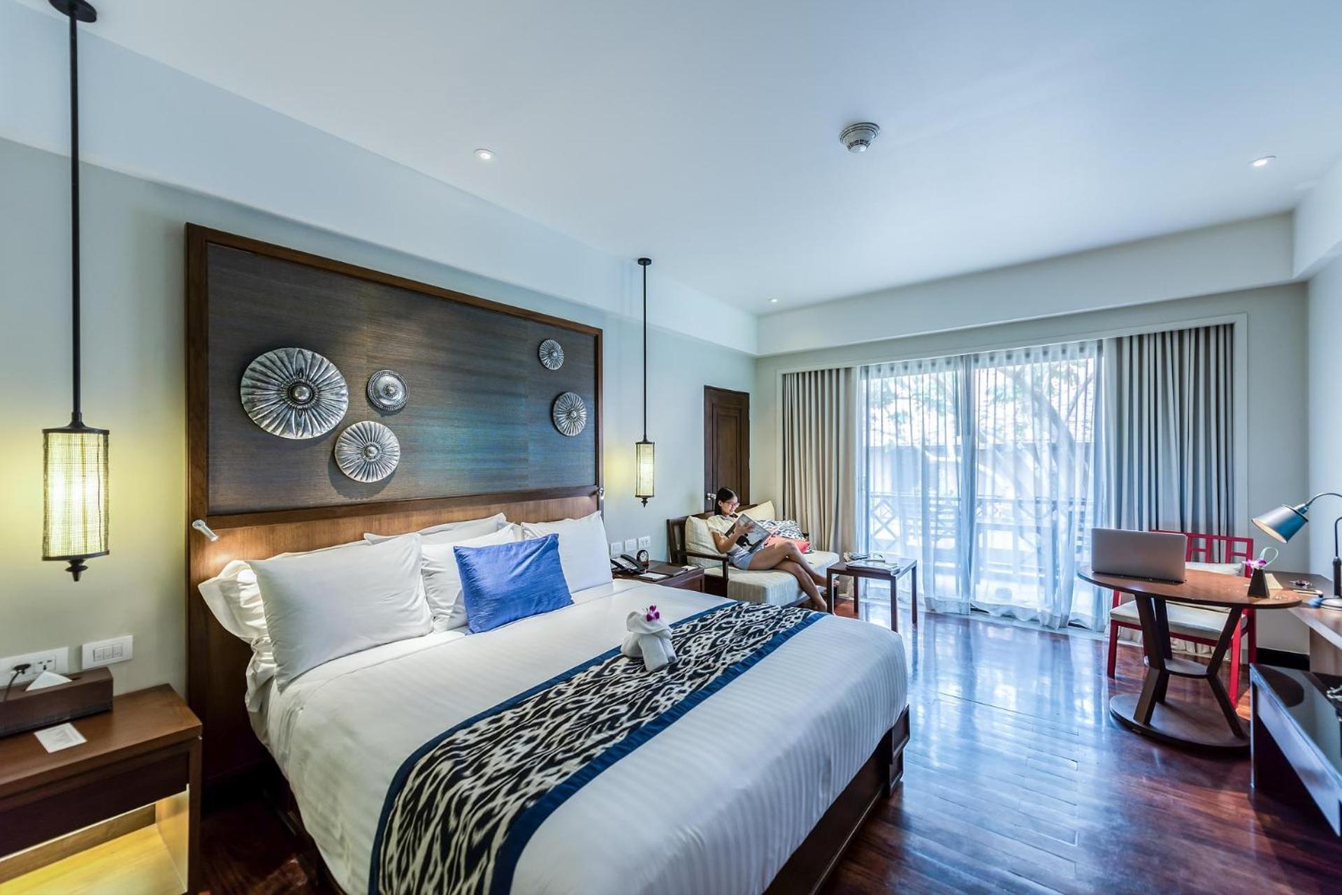 Hotel Palm Emarald New Delhi